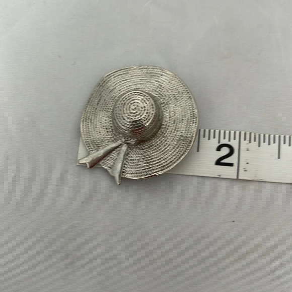 VINTAGE 80’s Michele Lynn Sun Bonnet Brooch Pin Straw Hat Ribbon - Picture 5 of 6